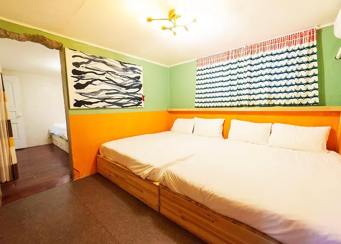 Apartment B-gu & Anne House Hongik Station Seoul