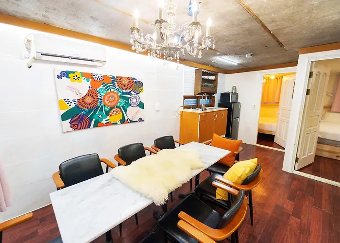 B-gu & Anne House Hongik Station Apartment
