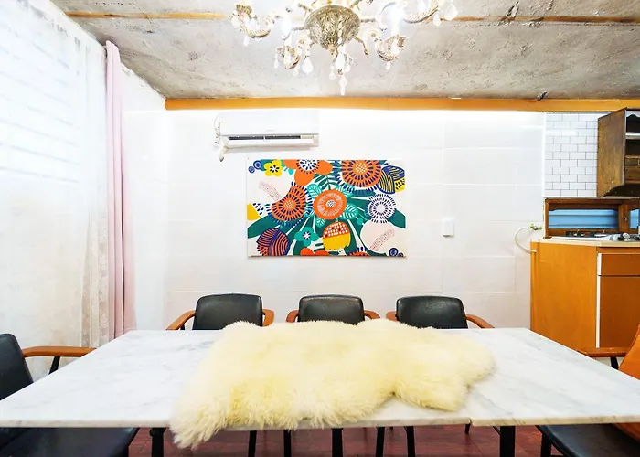 B-gu & Anne House Hongik Station Apartment