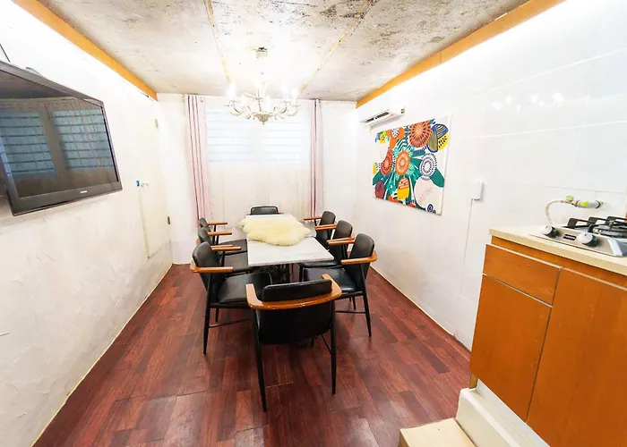 B-gu & Anne House Hongik Station Apartment *