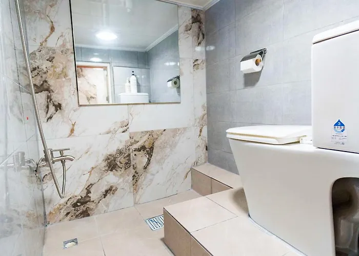 B-gu & Anne House Hongik Station Apartment Seoul