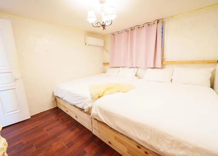B-gu & Anne House Hongik Station Apartment *