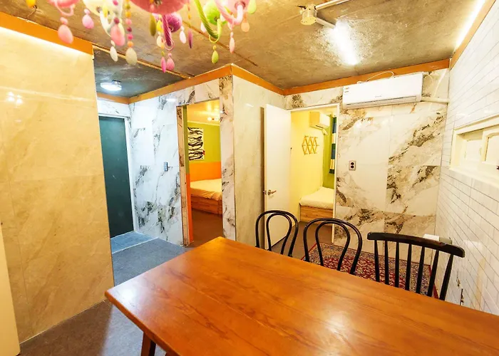 B-gu & Anne House Hongik Station Apartment Seoul